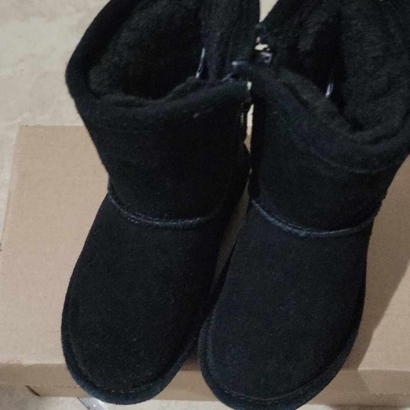 Bearpaw boots - Picture 2 of 4